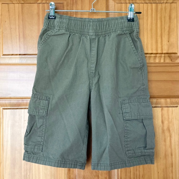 Boy’s size 8 Children’s Place green cargo shorts with adjustable - Picture 1 of 7